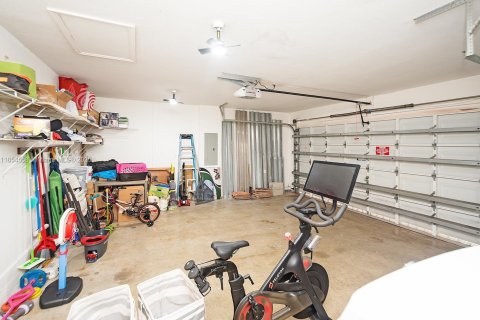 Купить виллу или дом в Хомстед, Флорида 4 спальни, 178.47м2, № 1962890 - фото 17