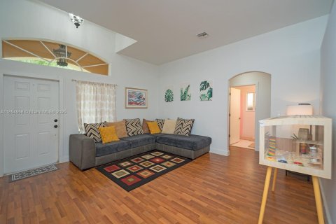 Купить виллу или дом в Хомстед, Флорида 4 спальни, 178.47м2, № 1962890 - фото 3