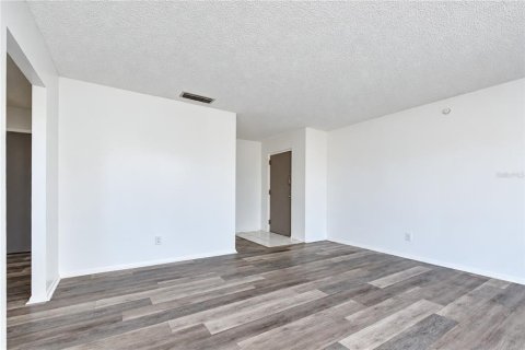 Copropriété à louer à Saint Petersburg, Floride: 2 chambres, 89.65 m2 № 2423794 - photo 8