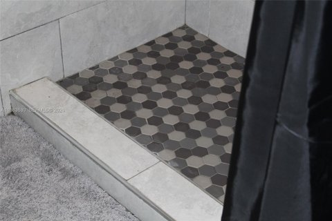 House in Cutler Bay, Florida 3 bedrooms, 132.2 sq.m. № 2045903 - photo 20