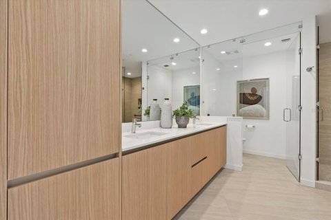 Condo in Sarasota, Florida, 2 bedrooms  № 1847290 - photo 24