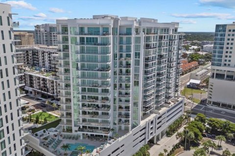 Condo in Sarasota, Florida, 2 bedrooms  № 1847290 - photo 1