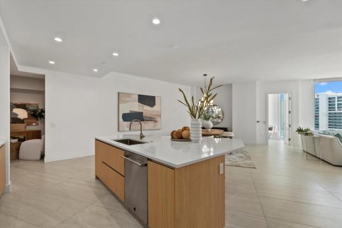 Condo in Sarasota, Florida, 2 bedrooms  № 1847290 - photo 17