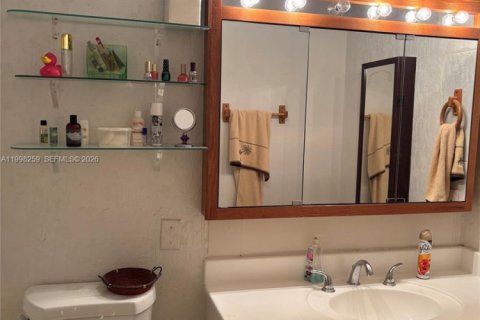 Copropriété à vendre à Hollywood, Floride: 2 chambres, 105.17 m2 № 2060269 - photo 16