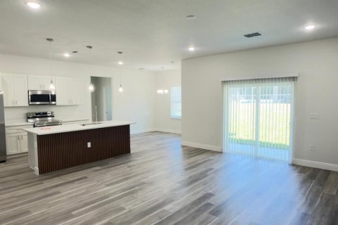 House in Ocala, Florida 4 bedrooms, 181.07 sq.m. № 2106163 - photo 4