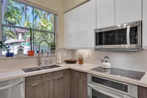 Villa ou maison à louer à Hollywood, Floride: 3 chambres, 165.74 m2 № 2046467 - photo 11