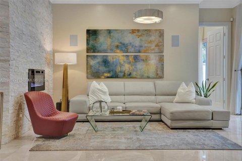 Villa ou maison à louer à Hollywood, Floride: 3 chambres, 165.74 m2 № 2046467 - photo 2