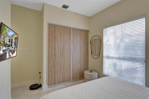 Villa ou maison à louer à Hollywood, Floride: 3 chambres, 165.74 m2 № 2046467 - photo 16