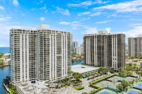 Condominio en venta en Aventura, Florida, 4 dormitorios, 282.79 m2 № 1986078 - foto 6