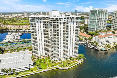 Condominio en venta en Aventura, Florida, 4 dormitorios, 282.79 m2 № 1986078 - foto 3