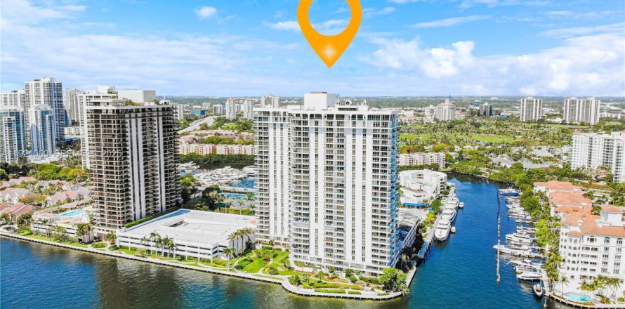 Condominio en Aventura, Florida, 4 dormitorios № 1986078