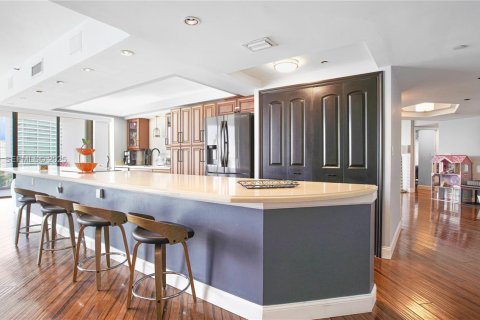 Condominio en venta en Aventura, Florida, 4 dormitorios, 282.79 m2 № 1986078 - foto 12