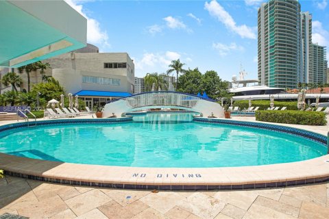 Condominio en venta en Aventura, Florida, 4 dormitorios, 282.79 m2 № 1986078 - foto 27