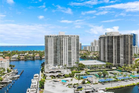 Condominio en venta en Aventura, Florida, 4 dormitorios, 282.79 m2 № 1986078 - foto 5