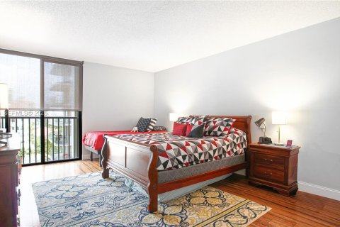 Condominio en venta en Aventura, Florida, 4 dormitorios, 282.79 m2 № 1986078 - foto 22