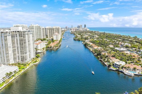 Condominio en venta en Aventura, Florida, 4 dormitorios, 282.79 m2 № 1986078 - foto 4