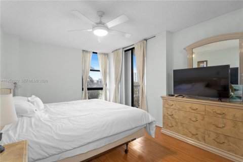 Copropriété à vendre à Aventura, Floride: 2 chambres, 107.49 m2 № 2153212 - photo 11