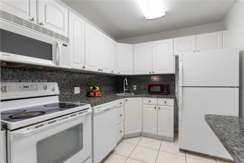 Copropriété à vendre à Aventura, Floride: 2 chambres, 107.49 m2 № 2153212 - photo 9