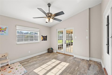 House in Longwood, Florida 4 bedrooms, 205.41 sq.m. № 2119271 - photo 25