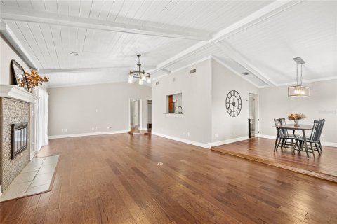 House in Longwood, Florida 4 bedrooms, 205.41 sq.m. № 2119271 - photo 8