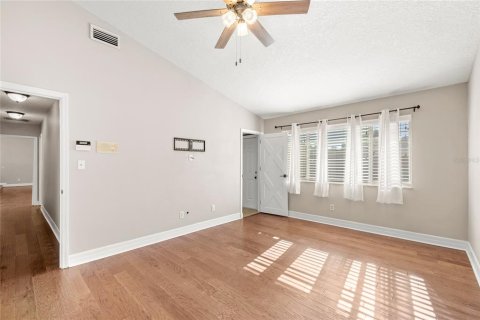 House in Longwood, Florida 4 bedrooms, 205.41 sq.m. № 2119271 - photo 16
