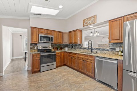 House in Longwood, Florida 4 bedrooms, 205.41 sq.m. № 2119271 - photo 13