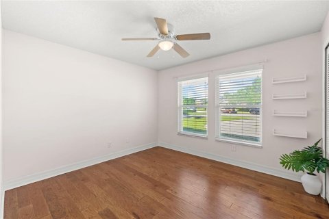 House in Longwood, Florida 4 bedrooms, 205.41 sq.m. № 2119271 - photo 19