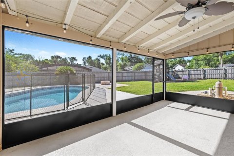 House in Longwood, Florida 4 bedrooms, 205.41 sq.m. № 2119271 - photo 29