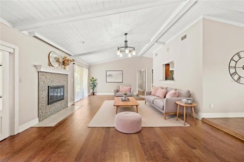 House in Longwood, Florida 4 bedrooms, 205.41 sq.m. № 2119271 - photo 7