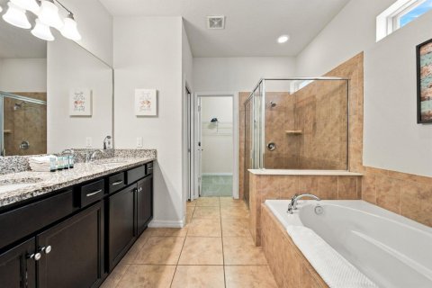 Villa ou maison à vendre à Kissimmee, Floride: 5 chambres, 243.59 m2 № 2414641 - photo 20