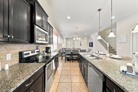 Villa ou maison à vendre à Kissimmee, Floride: 5 chambres, 243.59 m2 № 2414641 - photo 12