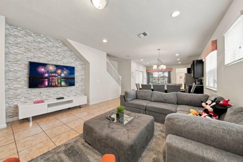 Villa ou maison à vendre à Kissimmee, Floride: 5 chambres, 243.59 m2 № 2414641 - photo 6