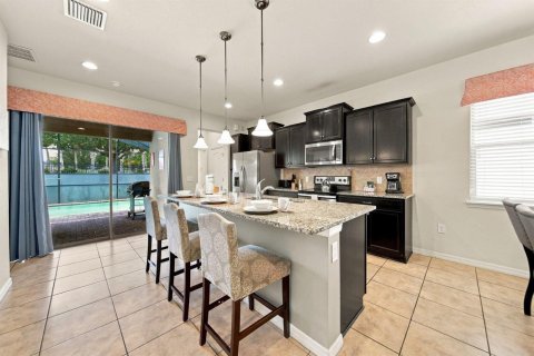 Villa ou maison à vendre à Kissimmee, Floride: 5 chambres, 243.59 m2 № 2414641 - photo 10