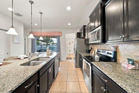 Villa ou maison à vendre à Kissimmee, Floride: 5 chambres, 243.59 m2 № 2414641 - photo 13