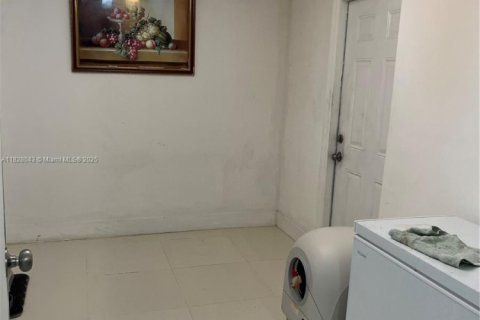House in Miami Gardens, Florida 3 bedrooms, 105.91 sq.m. № 1809684 - photo 24