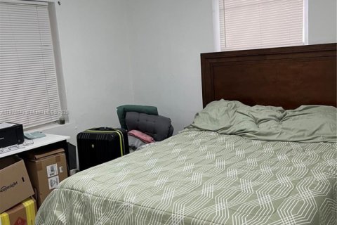 House in Miami Gardens, Florida 3 bedrooms, 105.91 sq.m. № 1809684 - photo 14