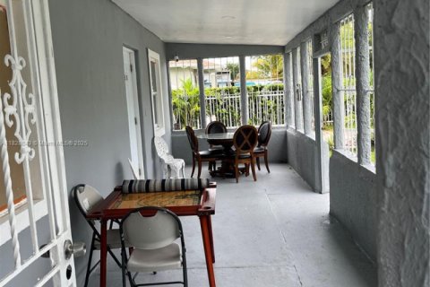 House in Miami Gardens, Florida 3 bedrooms, 105.91 sq.m. № 1809684 - photo 9