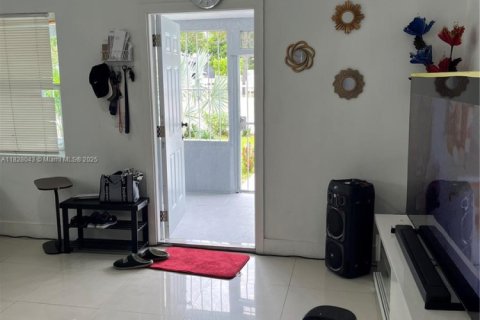 House in Miami Gardens, Florida 3 bedrooms, 105.91 sq.m. № 1809684 - photo 18
