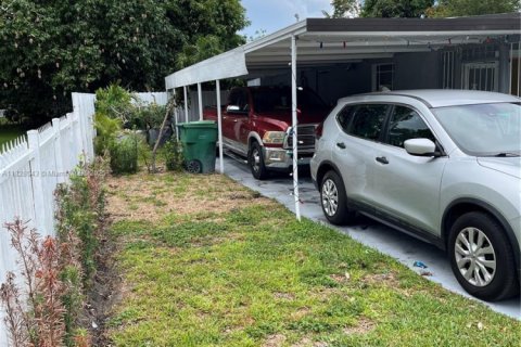 House in Miami Gardens, Florida 3 bedrooms, 105.91 sq.m. № 1809684 - photo 5