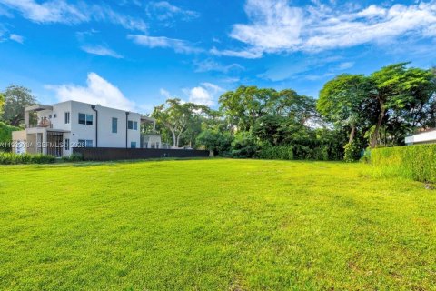 Land in South Miami, Florida № 2088579 - photo 4