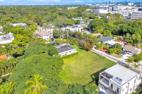 Land in South Miami, Florida № 2088579