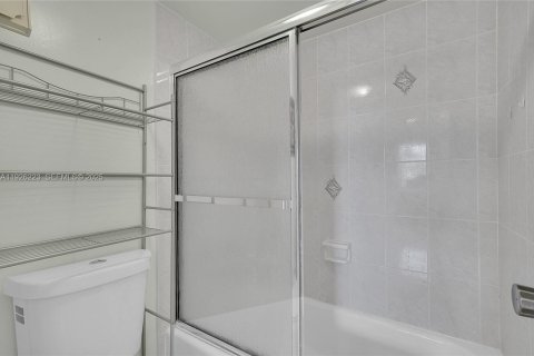 Снять в аренду кондоминиум в Санни-Айлс-Бич, Флорида 1 спальня, 86.4м2, № 1986145 - фото 16