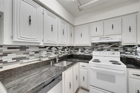 Снять в аренду кондоминиум в Санни-Айлс-Бич, Флорида 1 спальня, 86.4м2, № 1986145 - фото 7