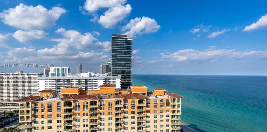 Condo in Hallandale Beach, Florida, 1 bedroom  № 2027756