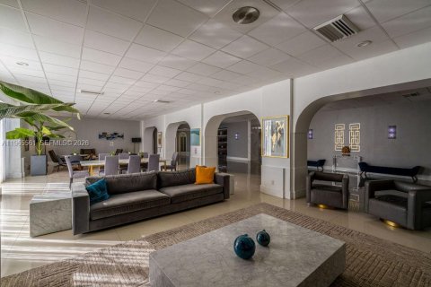 Condo in Hallandale Beach, Florida, 1 bedroom  № 2027756 - photo 23