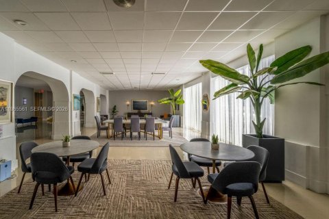 Condo in Hallandale Beach, Florida, 1 bedroom  № 2027756 - photo 22