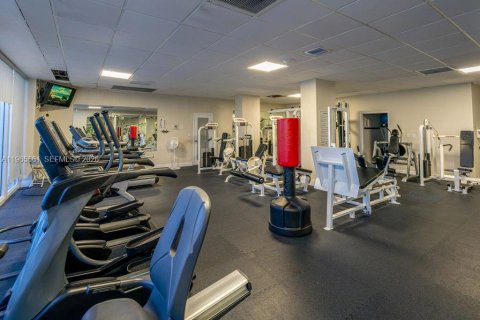 Condo in Hallandale Beach, Florida, 1 bedroom  № 2027756 - photo 25