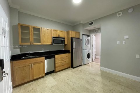 Apartment in Sweetwater, Florida 1 bedroom № 1994287 - photo 2