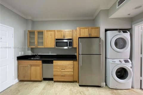 Apartment in Sweetwater, Florida 1 bedroom № 1994287 - photo 4