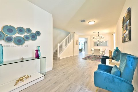 Снять в аренду виллу или дом в Хайалиа, Флорида 4 спальни, 228.73м2, № 1969062 - фото 17